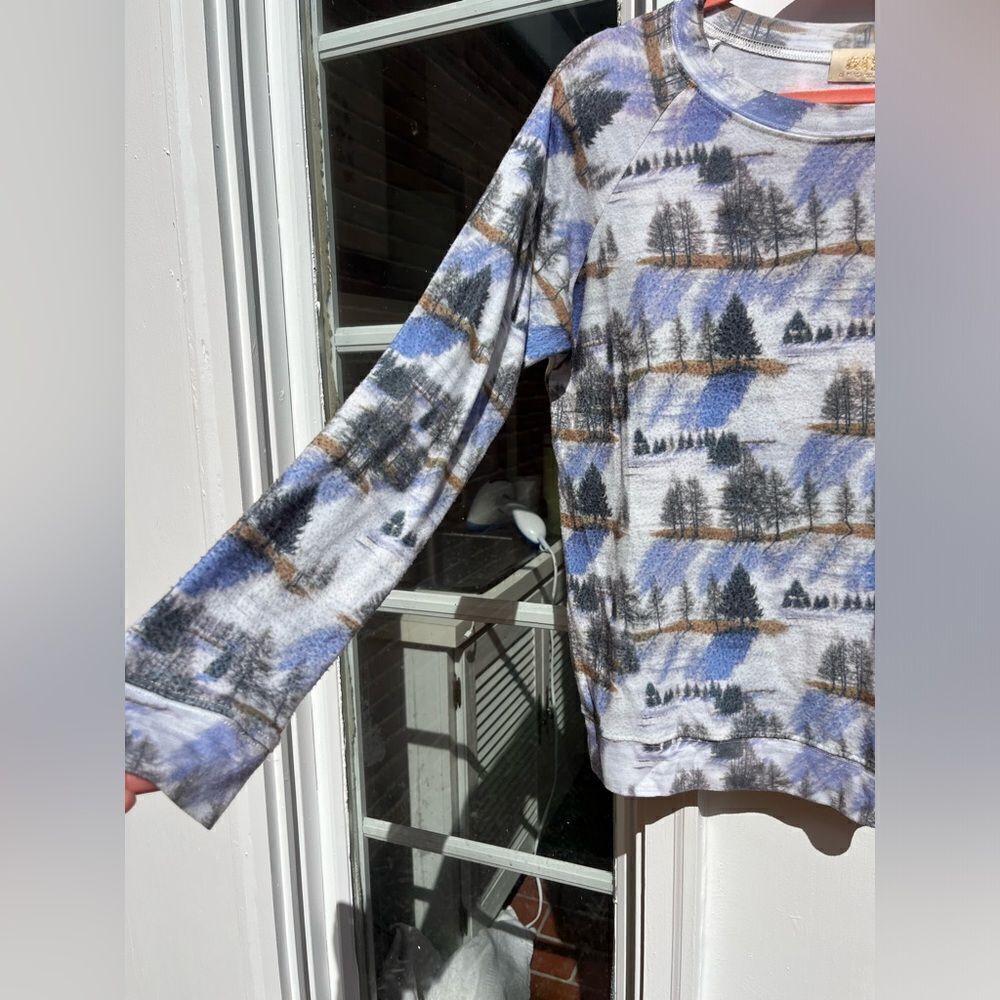 ATF All Things Fabulous Winter Scape Motif Sweatshirt - Picture 2 of 7